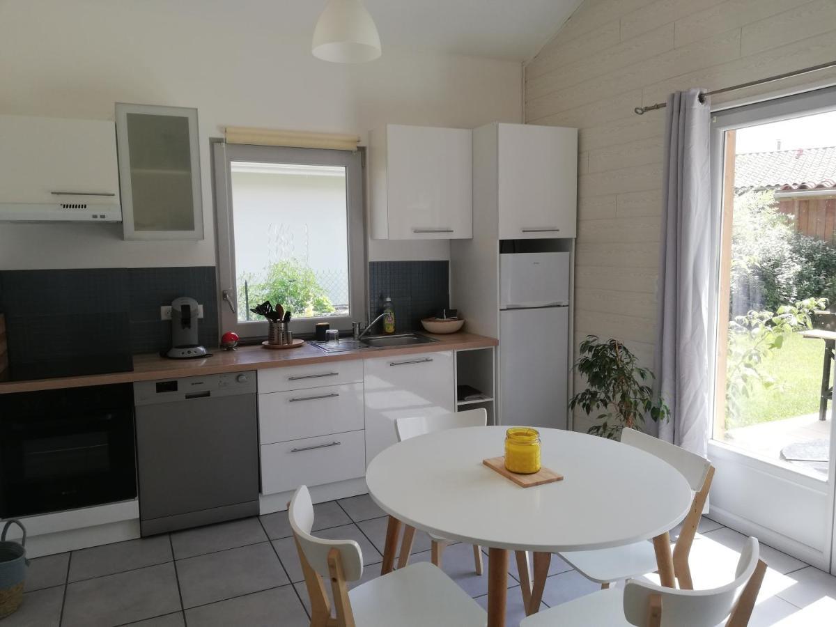 Appartement Proche Lac Et Plage Léon Esterno foto